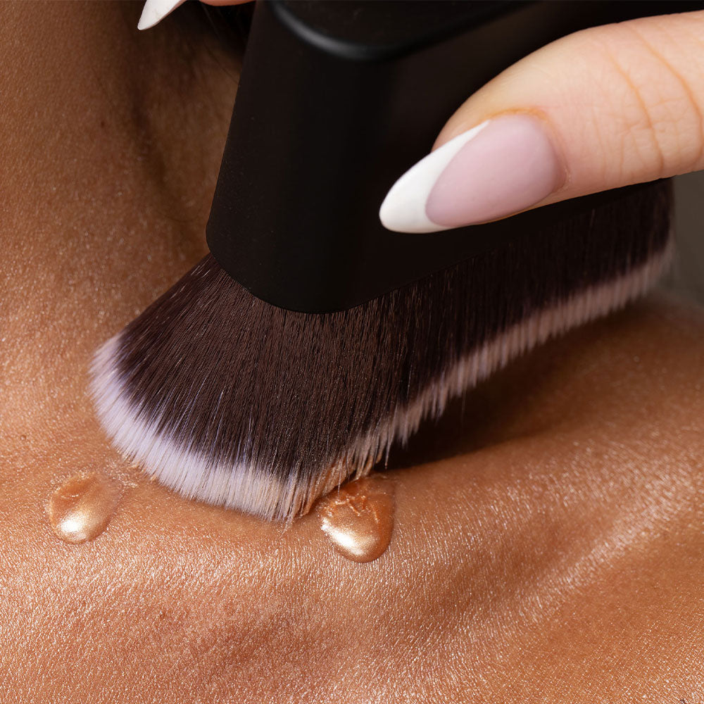 Brushworks No. 24 Blending Face & Body Brush