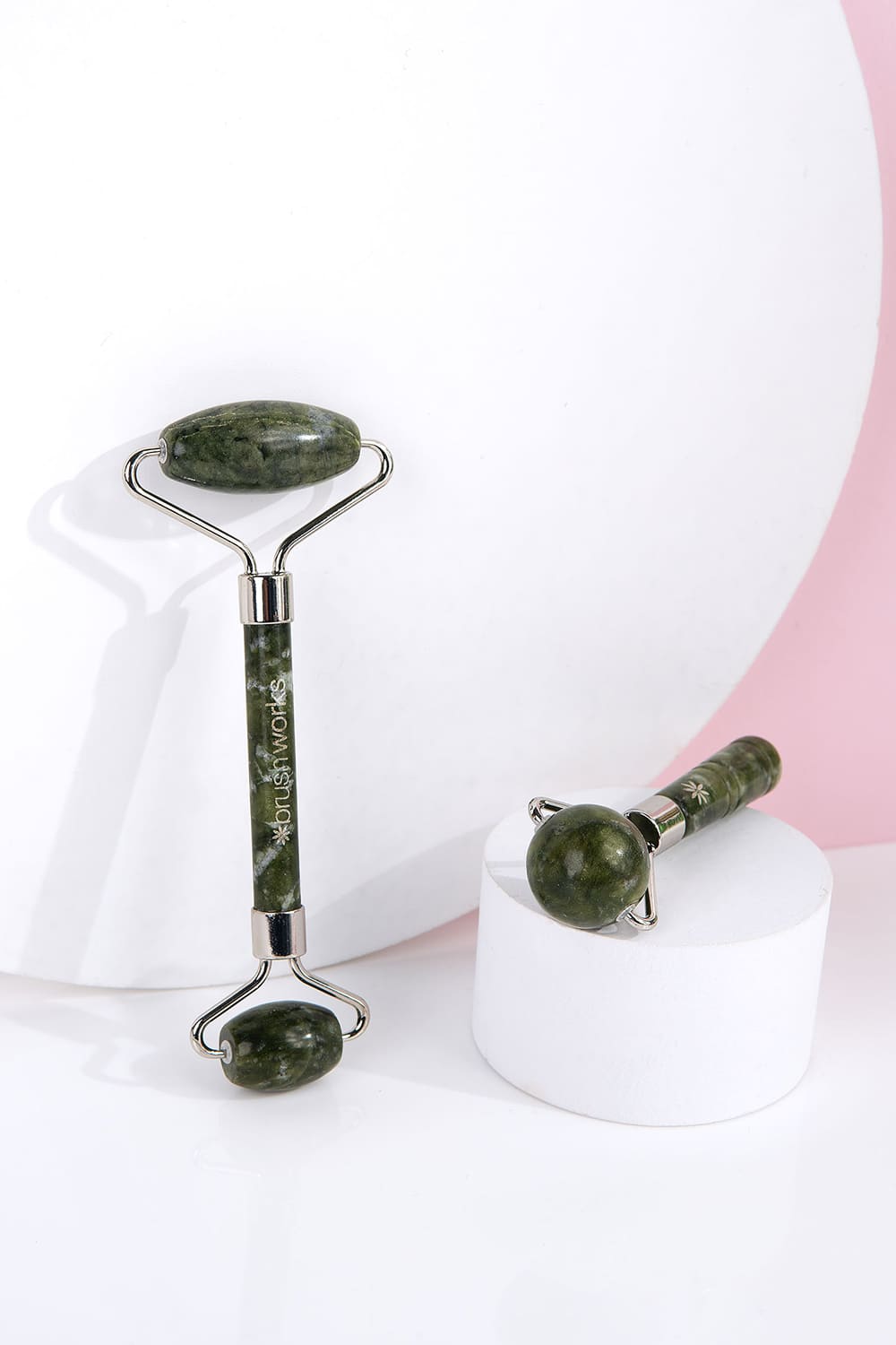 Brushworks Jade Roller &amp; Globe Set