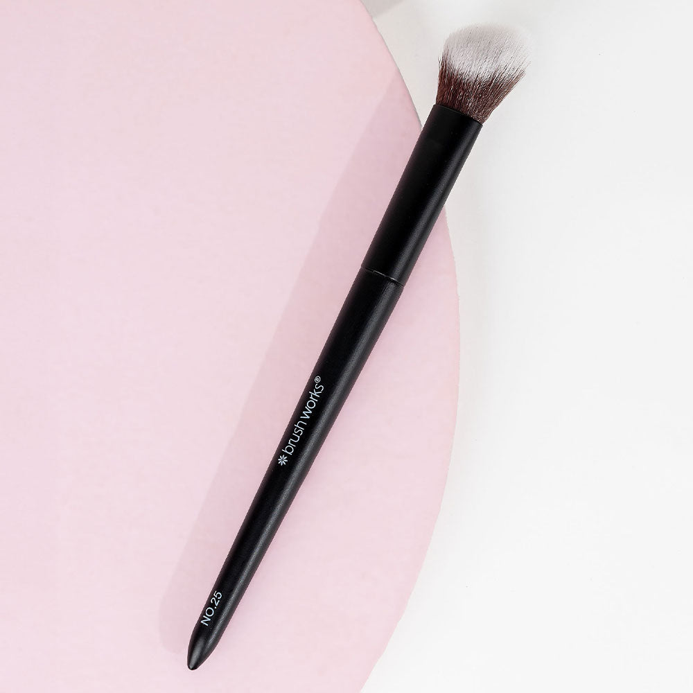 Brushworks No. 25 Brightening Concealer Brush