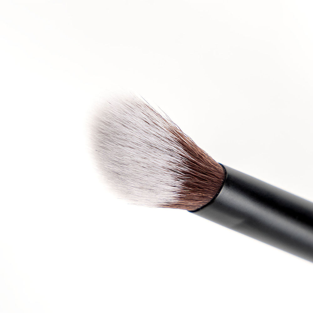 Brushworks No. 25 Brightening Concealer Brush