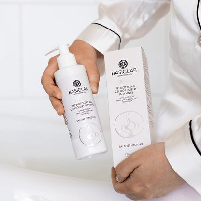 BasicLab Prebiotic Intimate Hygiene Gel with 3% Prebiotics, Lactobionic Acid, Trehalose 200ml