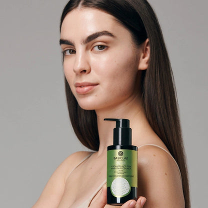 BasicLab Smoothing Micro-Exfoliating Fluid with 2% BHA and Exfoliating Tripeptide 100ml